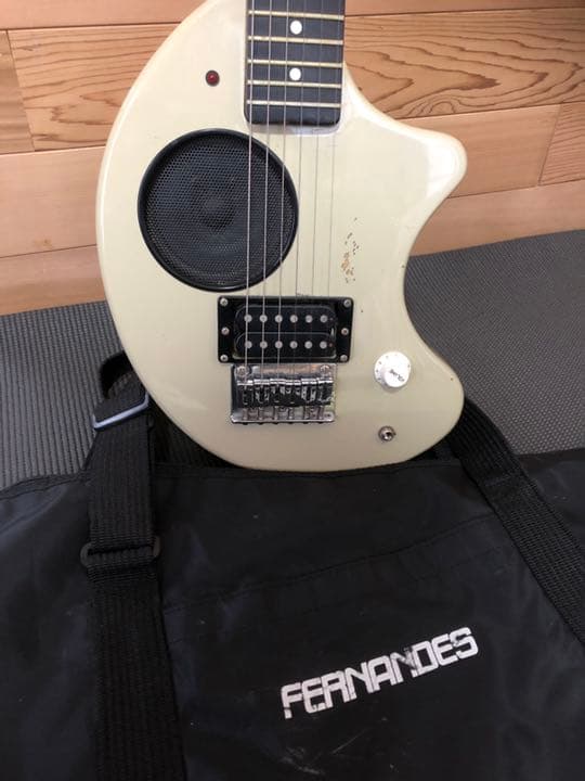 フェルナンデス ZO-3 エレキギター ライトグレイ アンプスピーカー内蔵