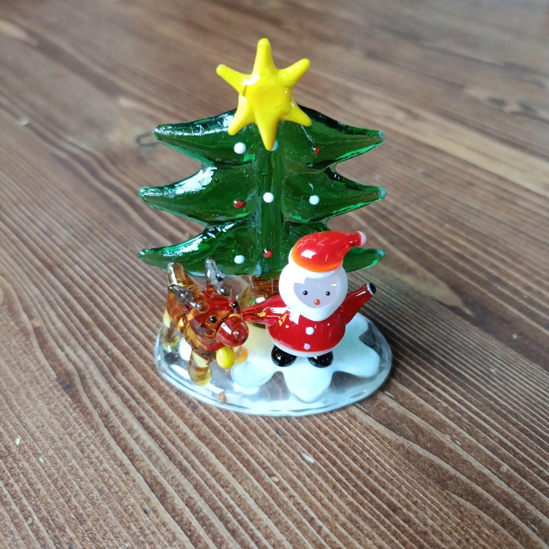 クリスマスツリー（サンタとトナカイ）のガラス細工 - メルカリ
