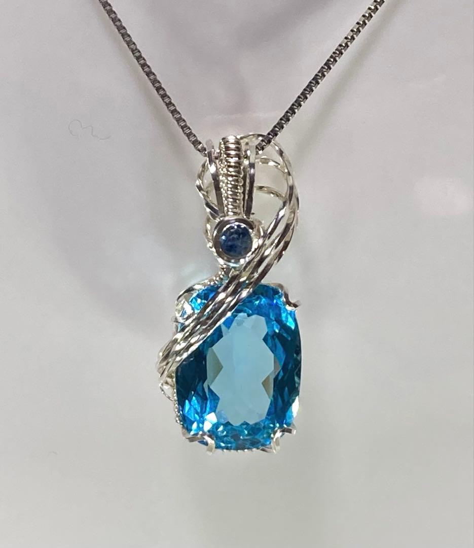 ブルートパーズ ブルーサファイア ペンダントトップ ワイヤージュエリー