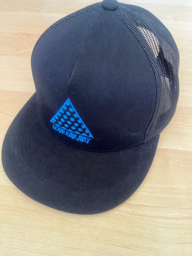 Love ear art】インスタゲリラ販売 キャップ BLACK×BLUE キムタク 着