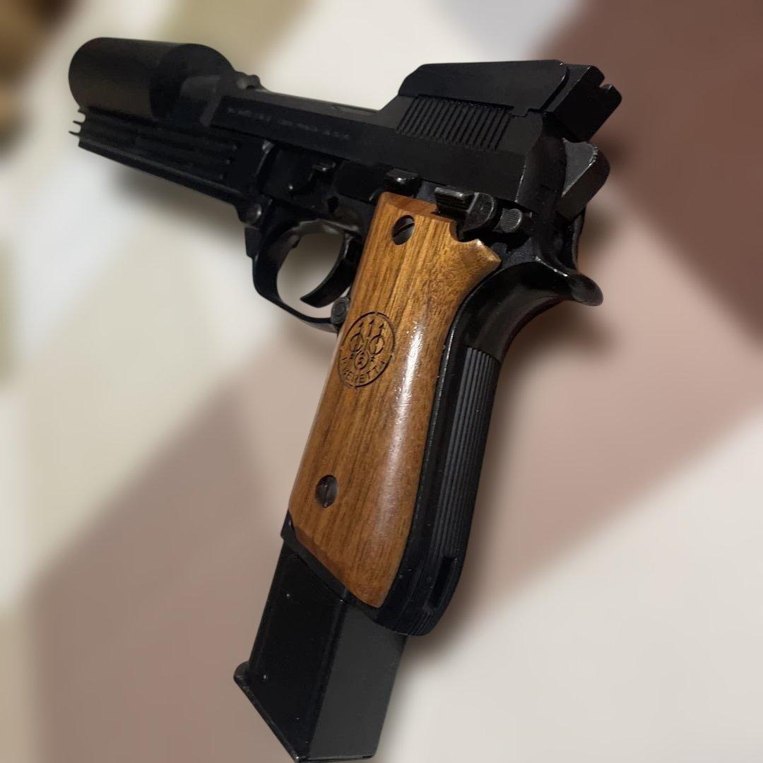 MGCサプレッサー付きガスガン