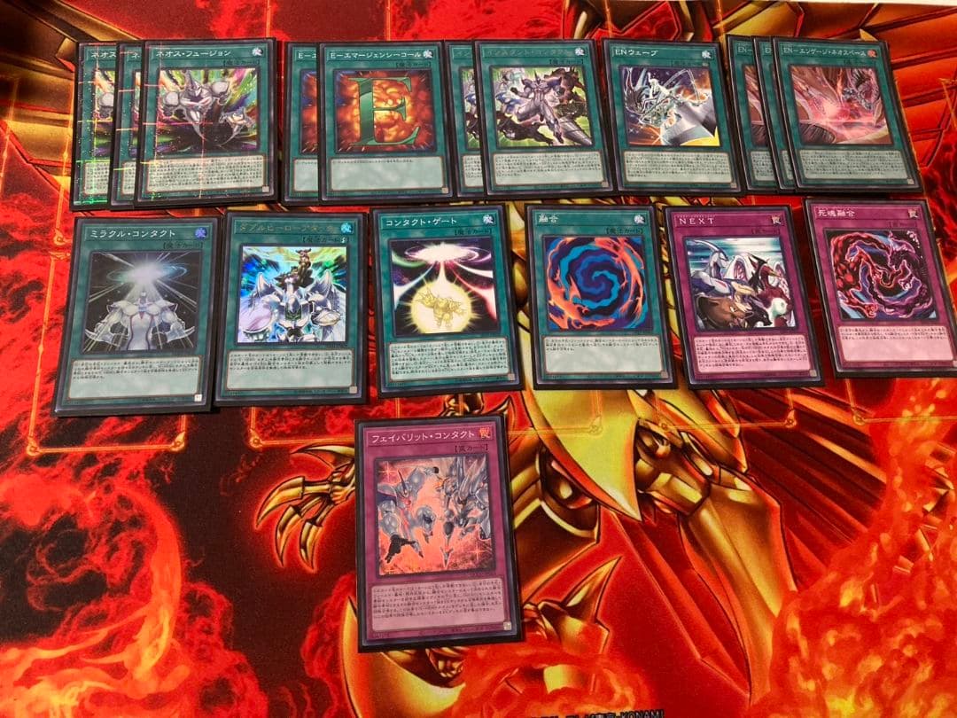 プレゼント付き　遊戯王　まとめ売り　遊戯王　引退品　heroデッキ