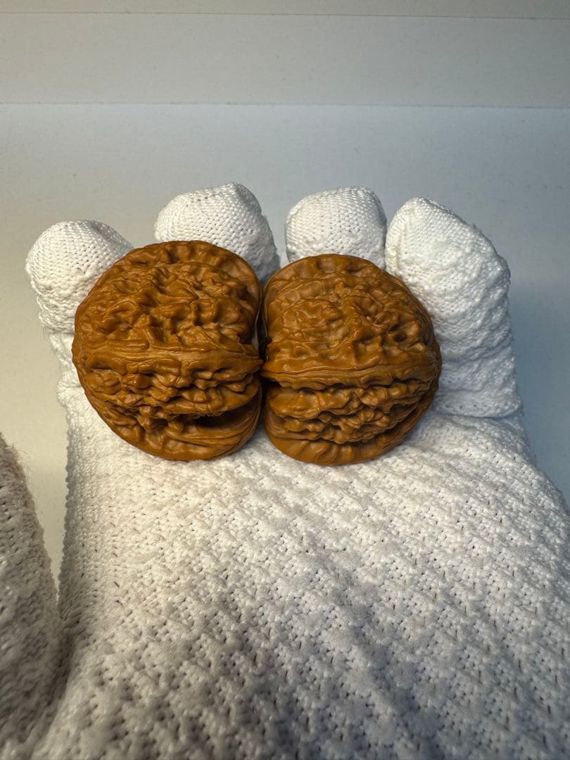 年末セール中！文玩核桃 三角白獅子