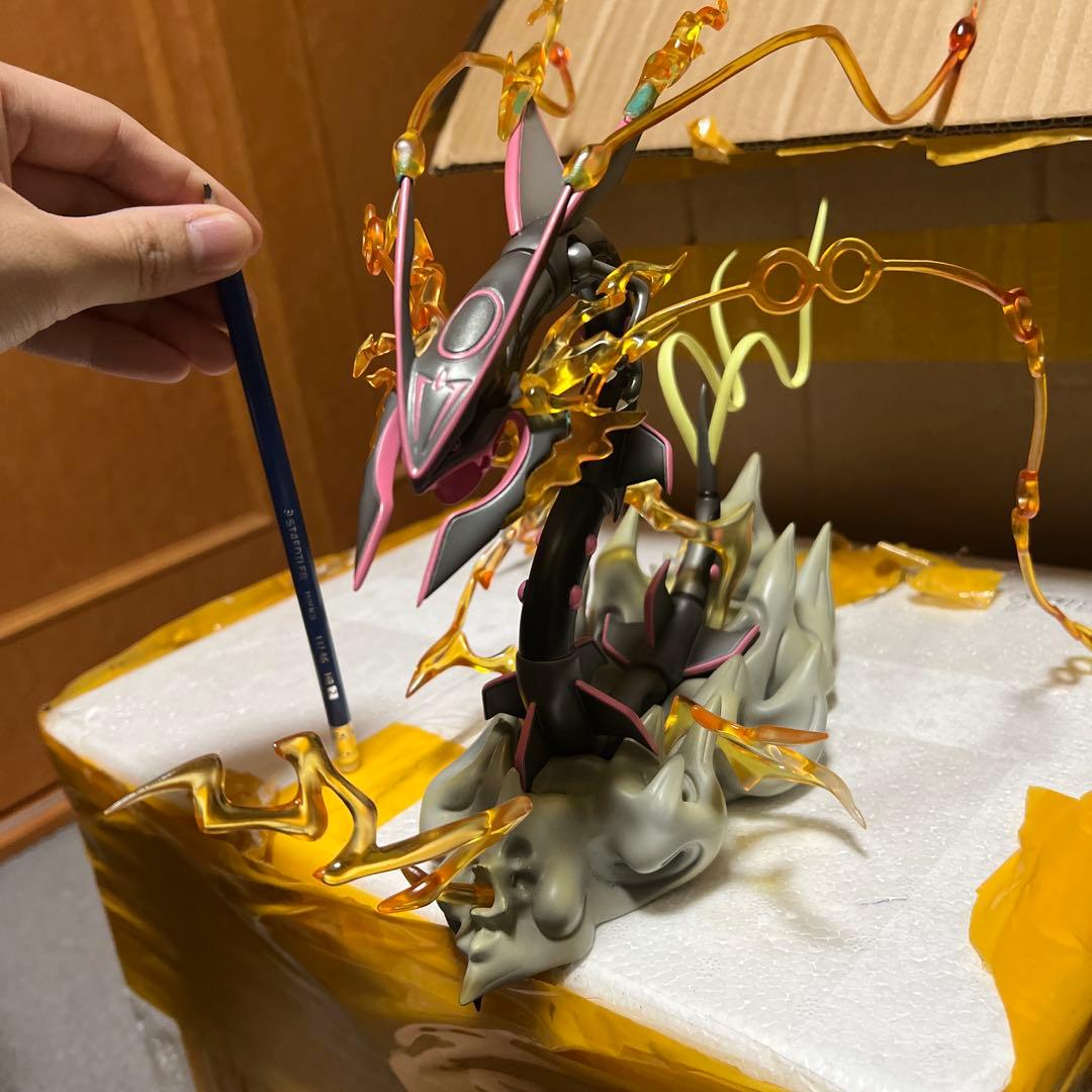 ポケモンスケールワールド　1/20サイズ　黒レックウザ