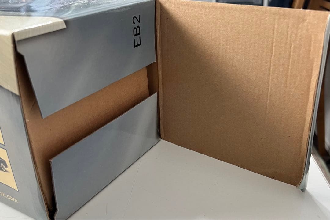 ミニカー Sun Star 1939 HORCH 855 ROADSTER 1:18