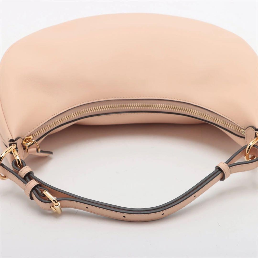 FENDI フェンディグラフィー スモール レザー ワンショルダーバッグ ピンク