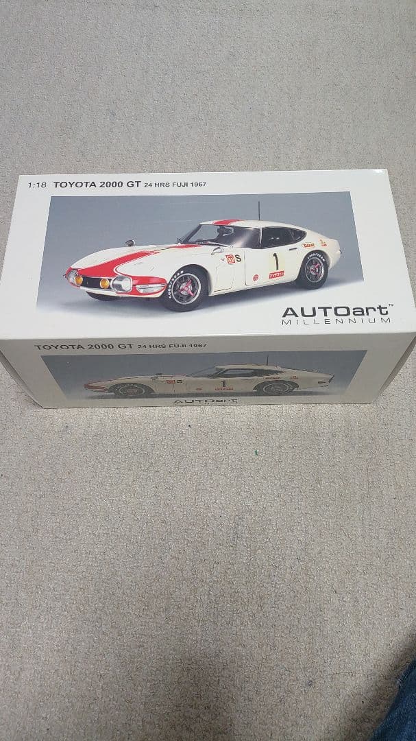 TOYOTA 2000 GT 1/18 AUTOTRART サイン入り