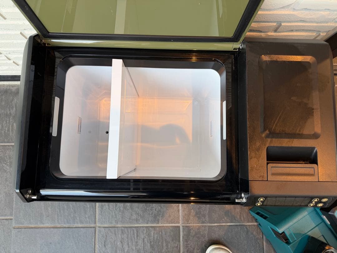 Makita cw004g 冷温庫 冷蔵庫　40Vバッテリー8ah x2個