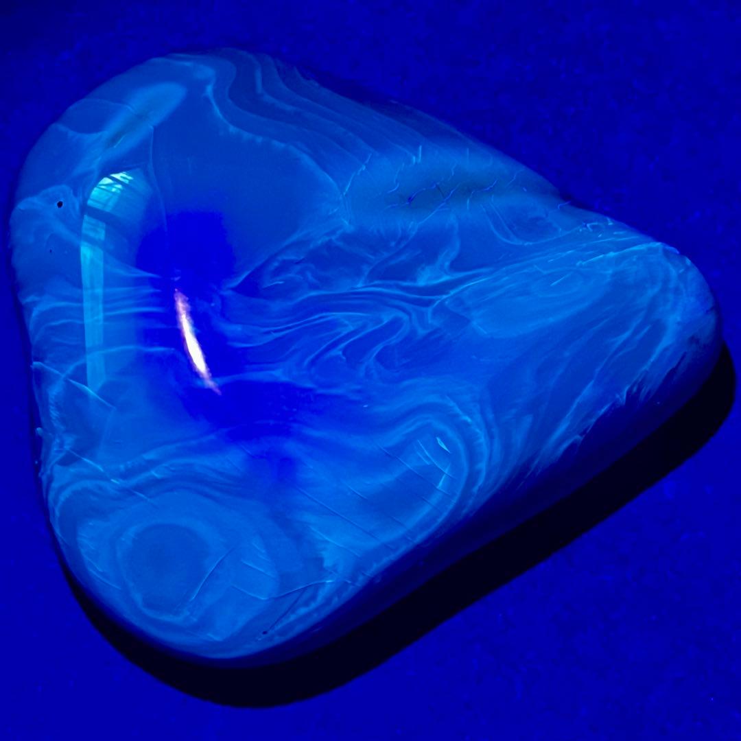 天然化石 琥珀 チェリーレッド ブルー アンバー 宝石 原石 天然石 鑑賞