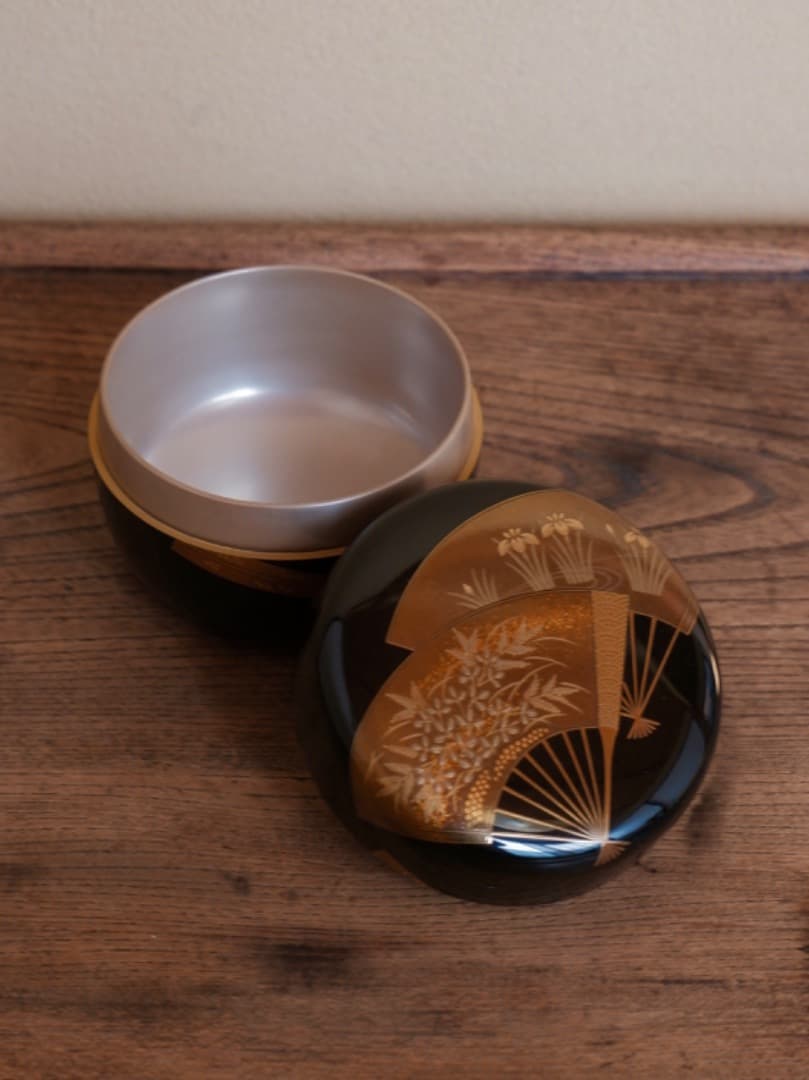 高崎秋峰 秋草扇面蒔絵 裏銀塗 漆工芸 棗 茶入れ 茶器 茶道具 Q2202