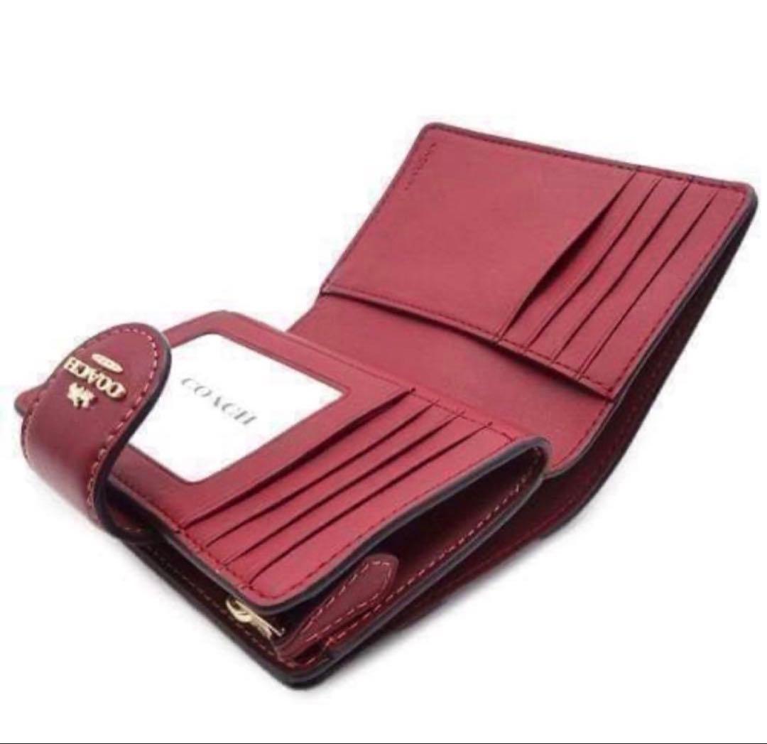 人気のcoachコーチシグネチャーチェリープリントミディアム二つ折り財布