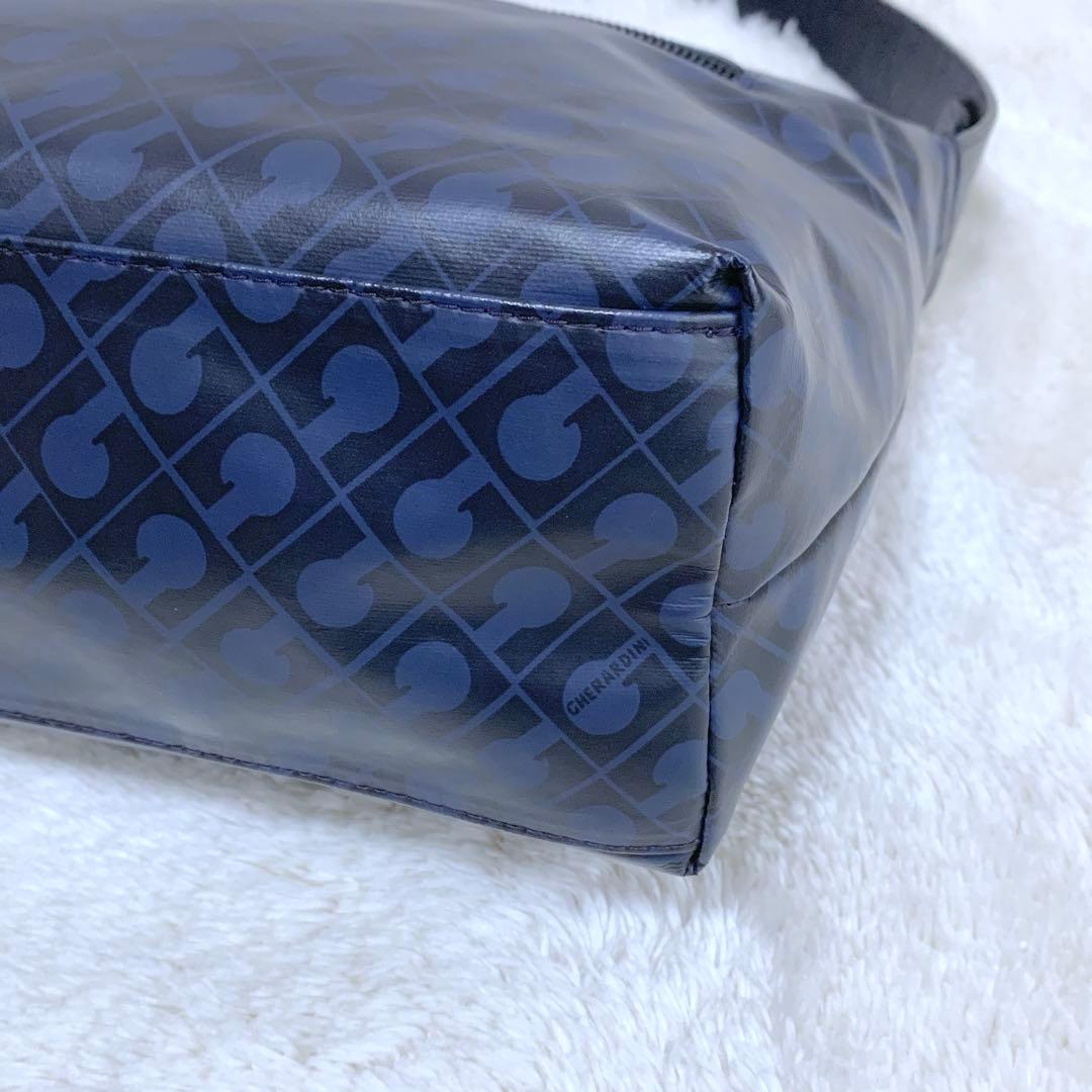 【レイ】ほぼ未使用 ♪ ゲラルディーニ ソフティ レザーストラップショルダ