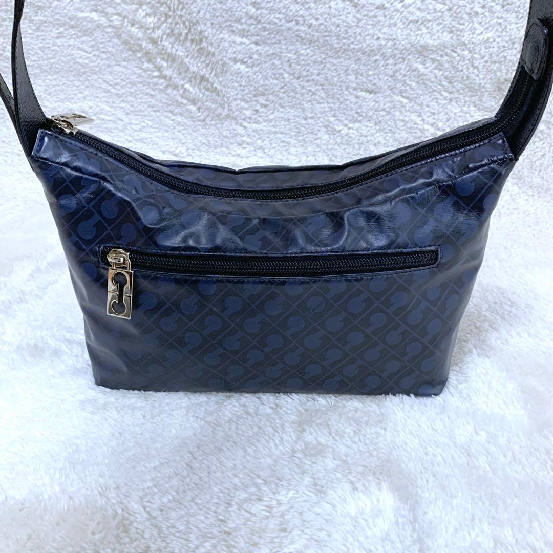 【レイ】ほぼ未使用 ♪ ゲラルディーニ ソフティ レザーストラップショルダ