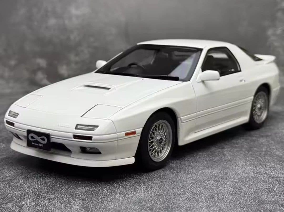 WHELART　1/18　マツダ　RX-7　FC3S　頭文字　高橋涼介