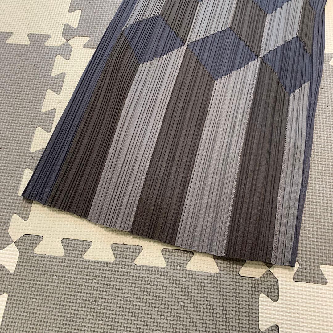 PLEATS PLEASE グレー系 ガウチョパンツ 裾カットあり