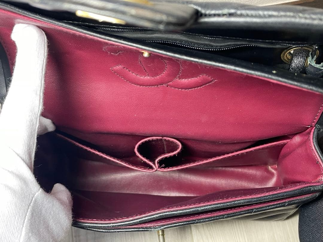 CHANELノベルティ シェブロン Vステッチ Wフラップ ショルダー