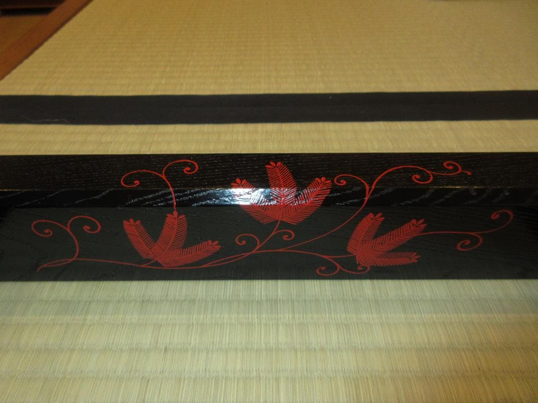 送料込【逢絢亭】茶道具 炉縁 柿合塗 朱で唐松蒔絵 木製