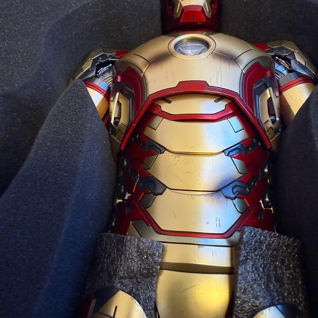 ホットトイズ　クオータースケール　アイアンマン　マーク42 ボーナスアクセサリー