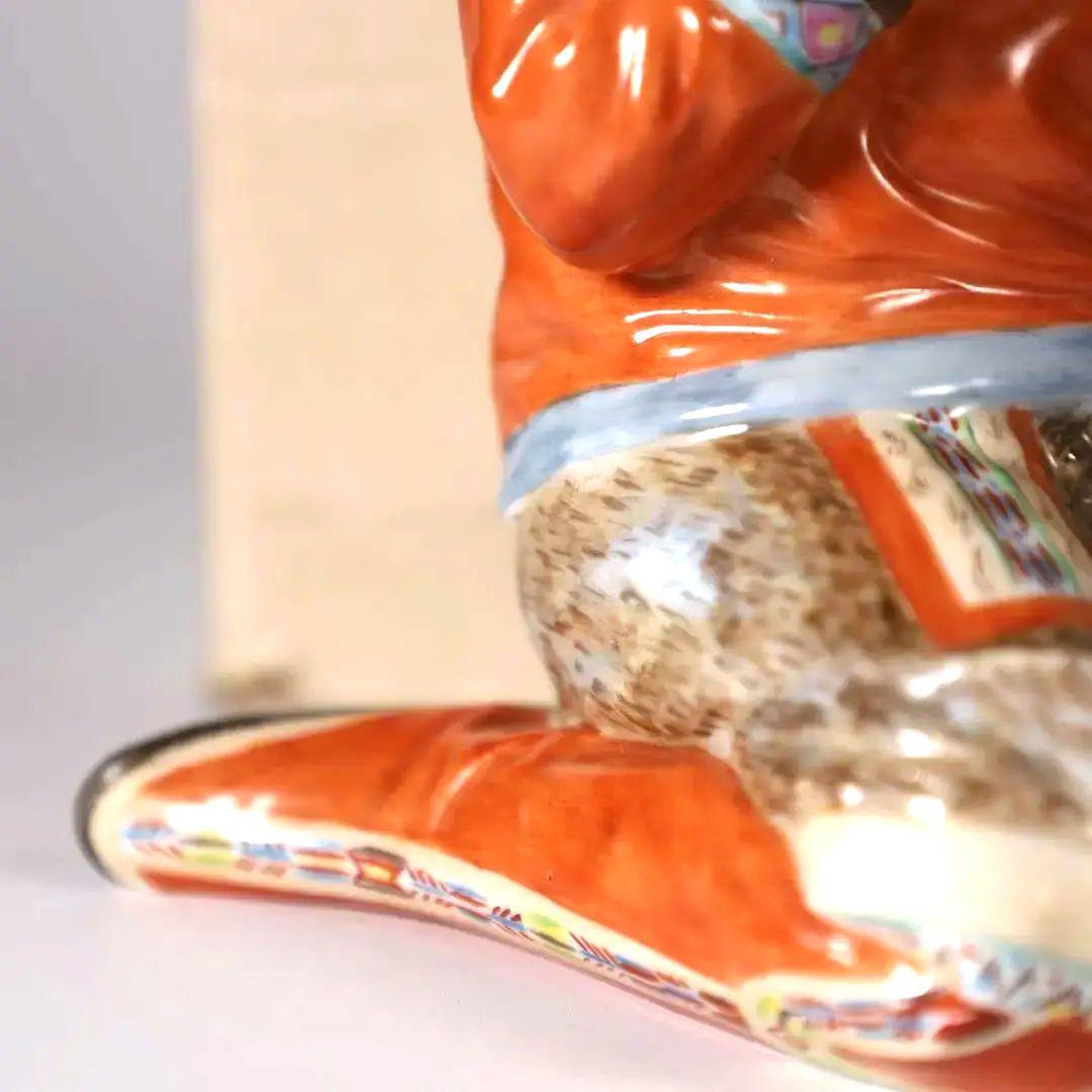 ロイヤルコペンハーゲン民族衣装フィギュリン グリーンランドの少女No