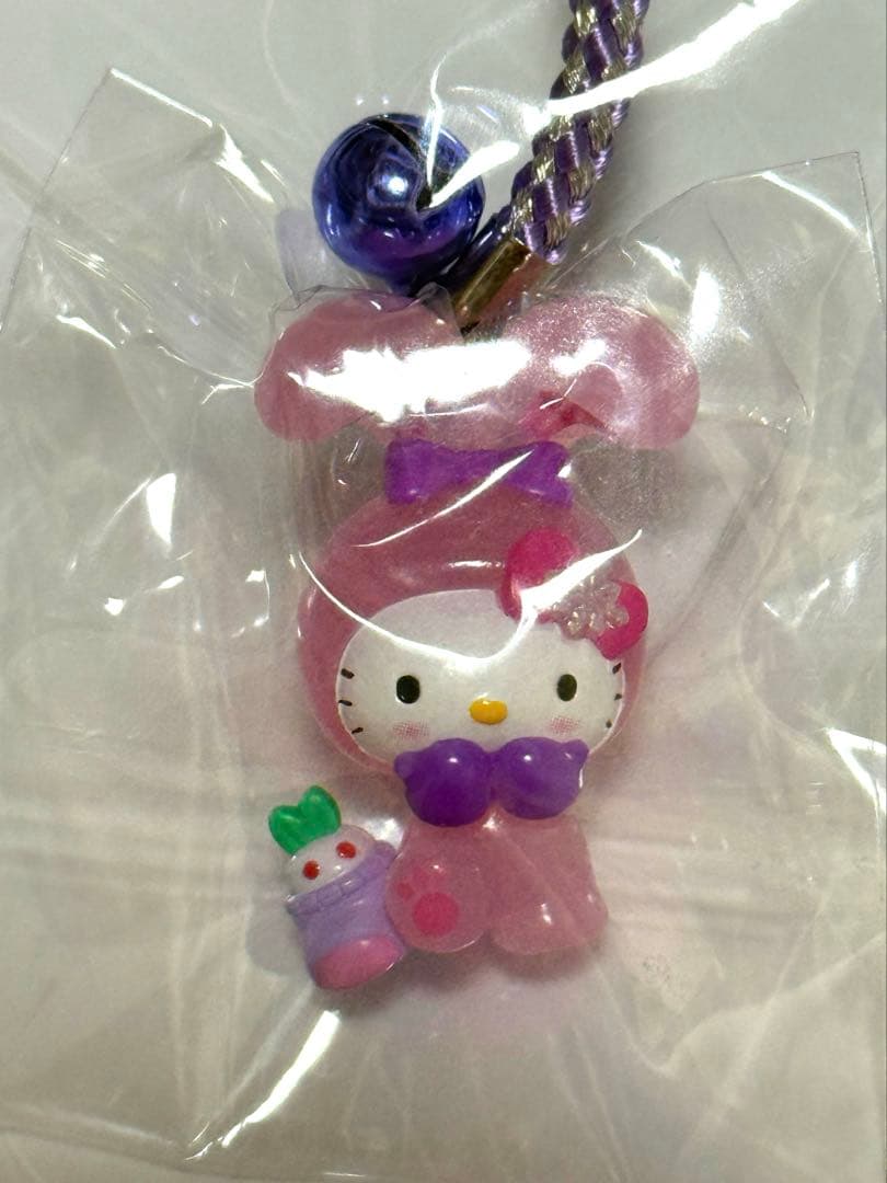 ご当地限定　ハローキティ　北海道限定　うさぎ　雪うさぎ　ストラップ　キーホルダー