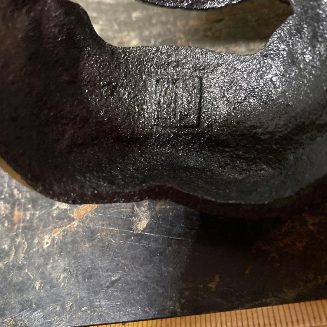 鬼の面 黒色 金色の歯