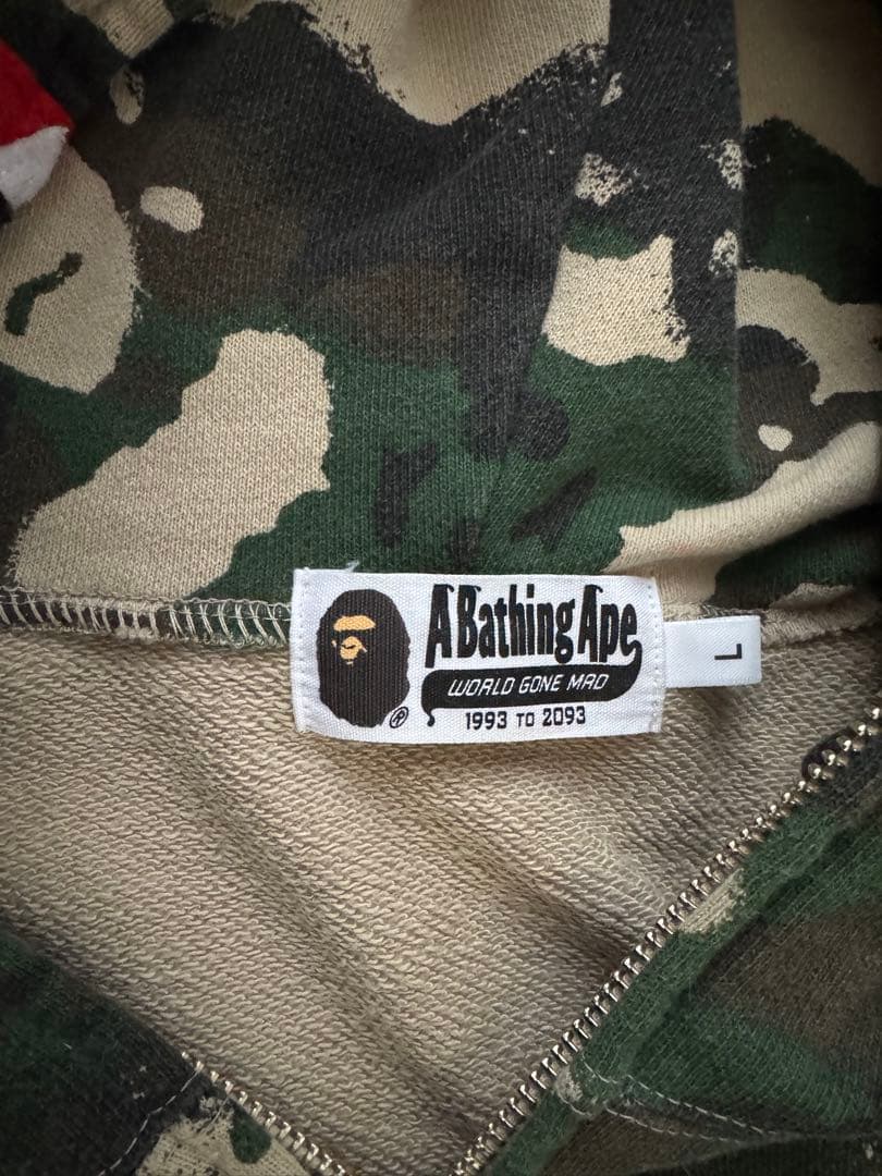 迷彩柄 シャークデザイン パーカー