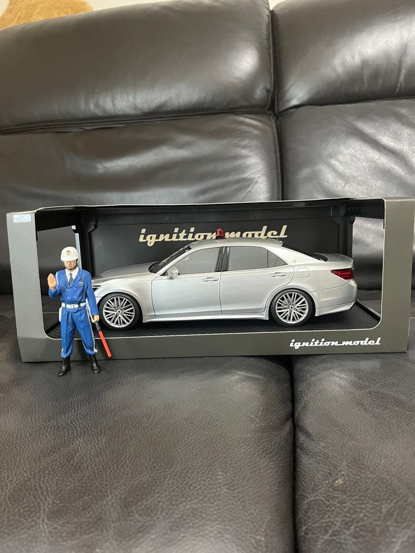 1/18スケール 高速道路交通警察隊　クラウン イグニッションモデル