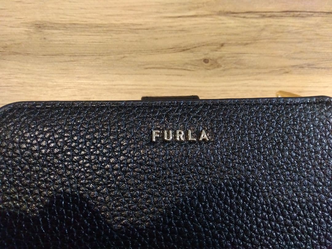 FURLA ブラック 二つ折り財布