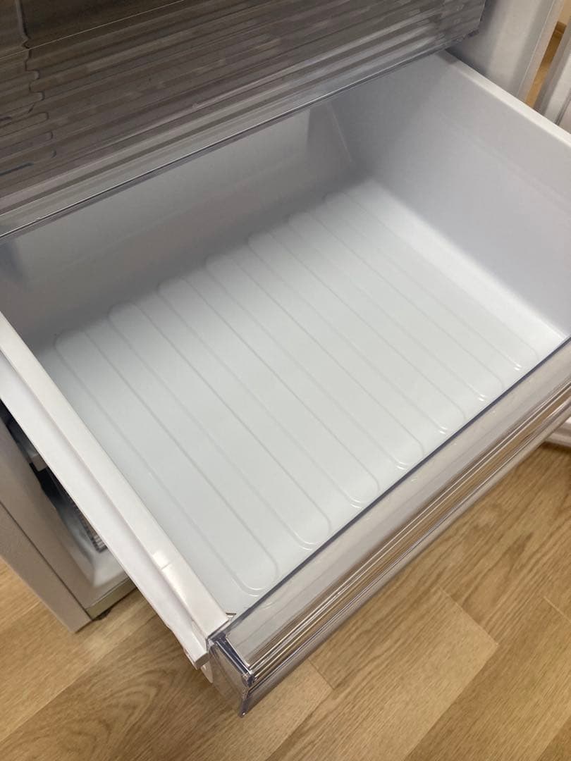 SHARP製 冷蔵庫 (280L 右開き ホワイト) 【一人暮らし 二人暮らし】