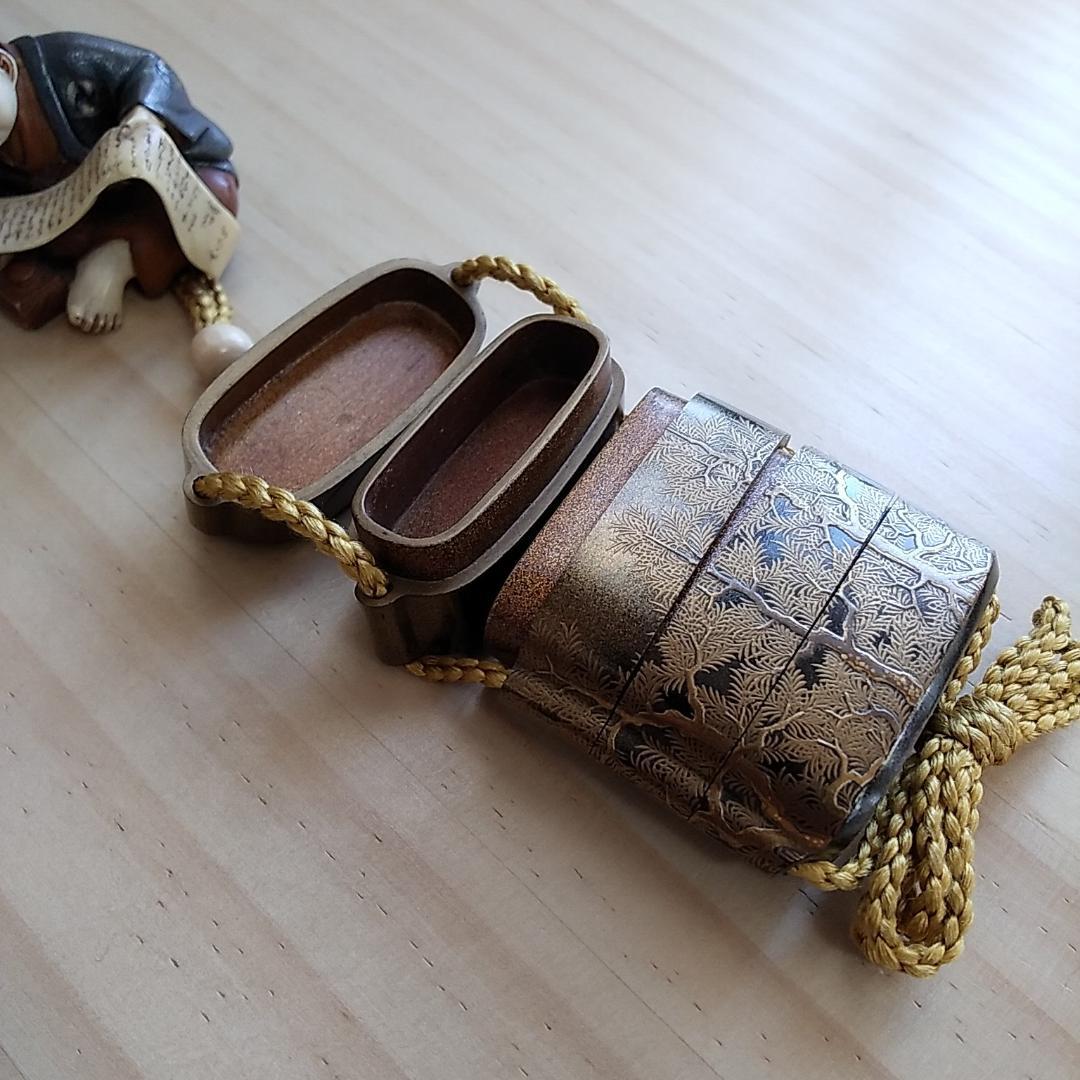 春井恒眠作　紀伊高野山玉川蒔絵印籠　人物根付