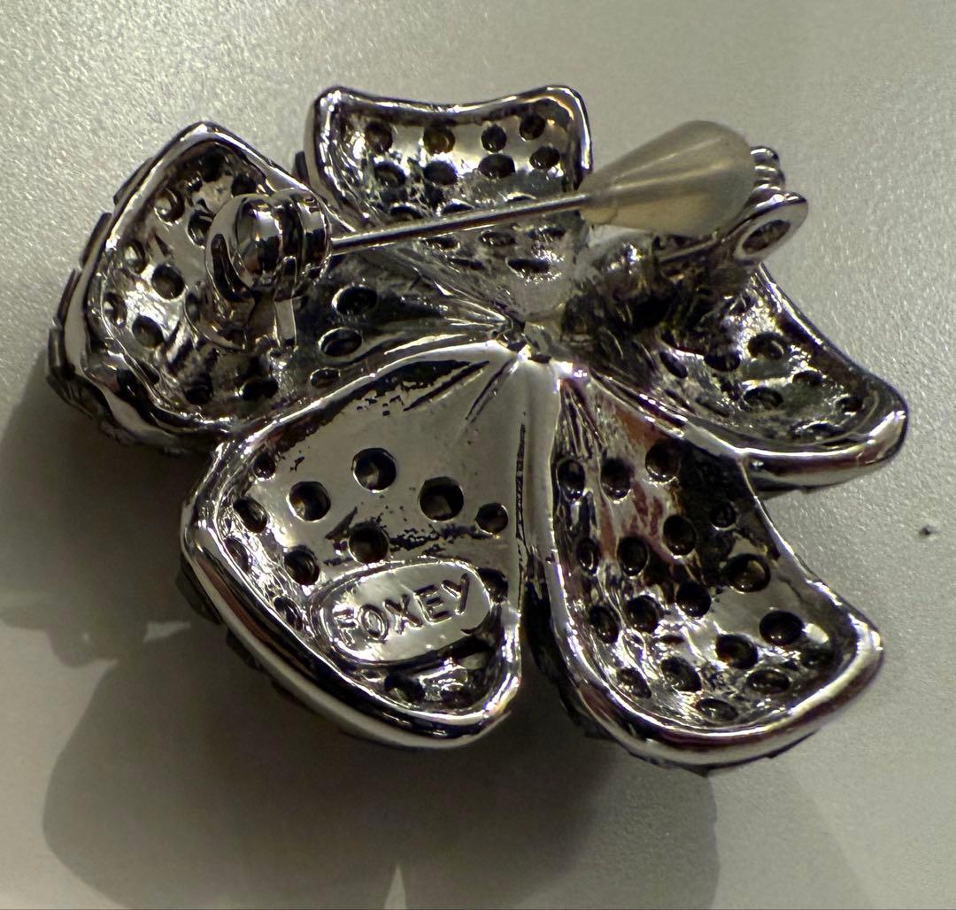 Foxey Fleurブローチ グレー