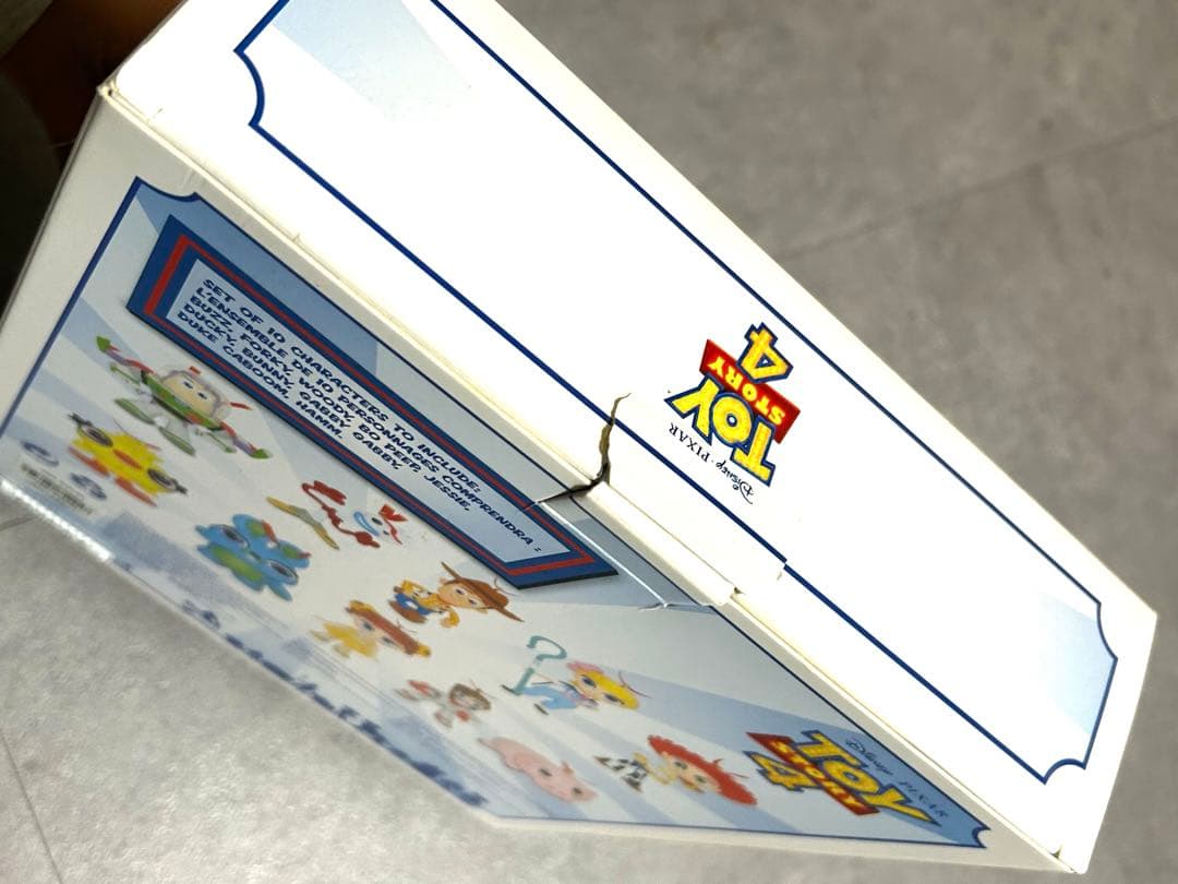 新品未使用品　トイ・ストーリー4 フィギュアセット 10体入り