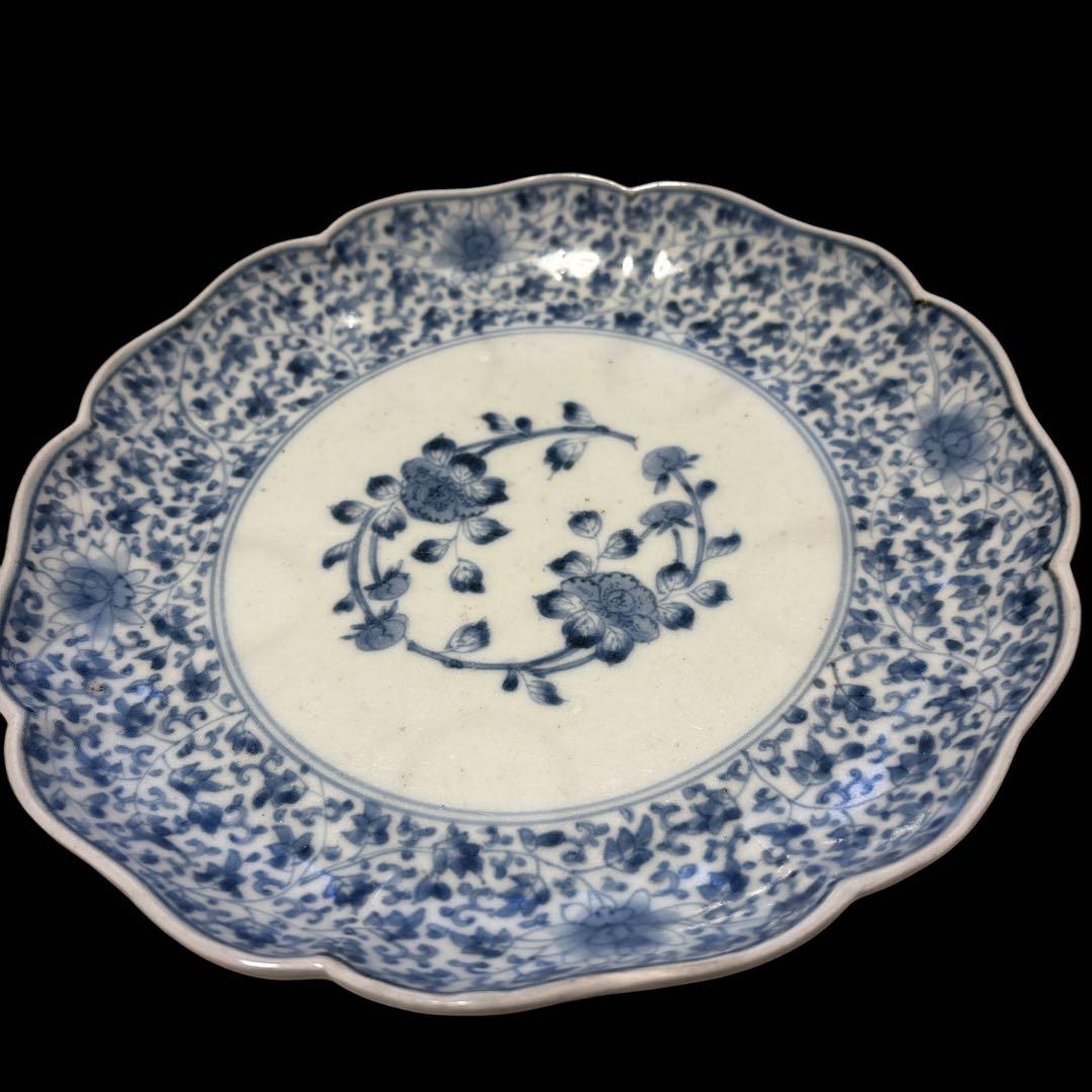 伊万里 有田 染付 印判手 輪花皿 花唐草 見返し唐草 見込梅花枝