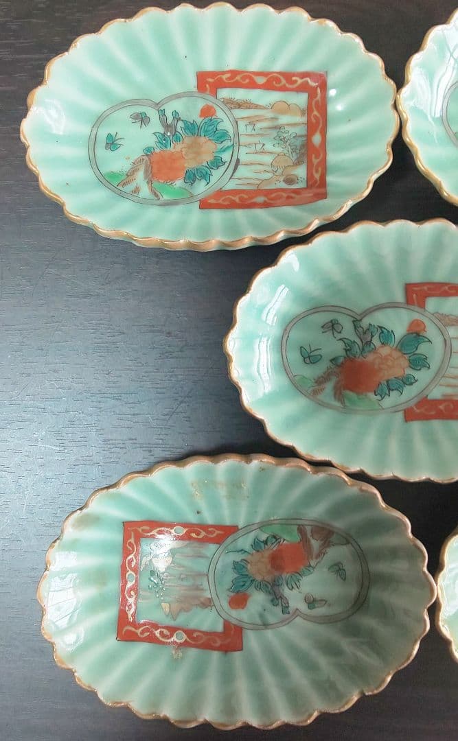 古伊万里 青磁 手書色絵染付 牡丹蝶文 菊花長皿 木箱