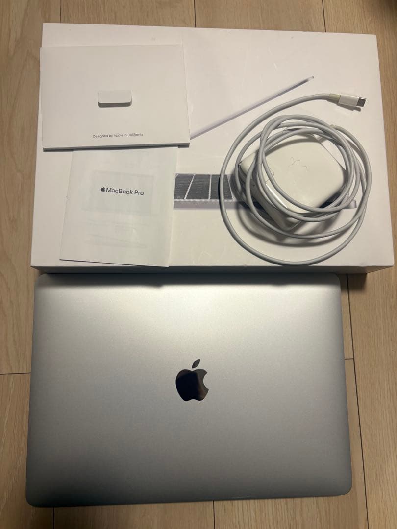 Apple MacBook Pro 2019年 シルバー 本体 充電器付き - メルカリ
