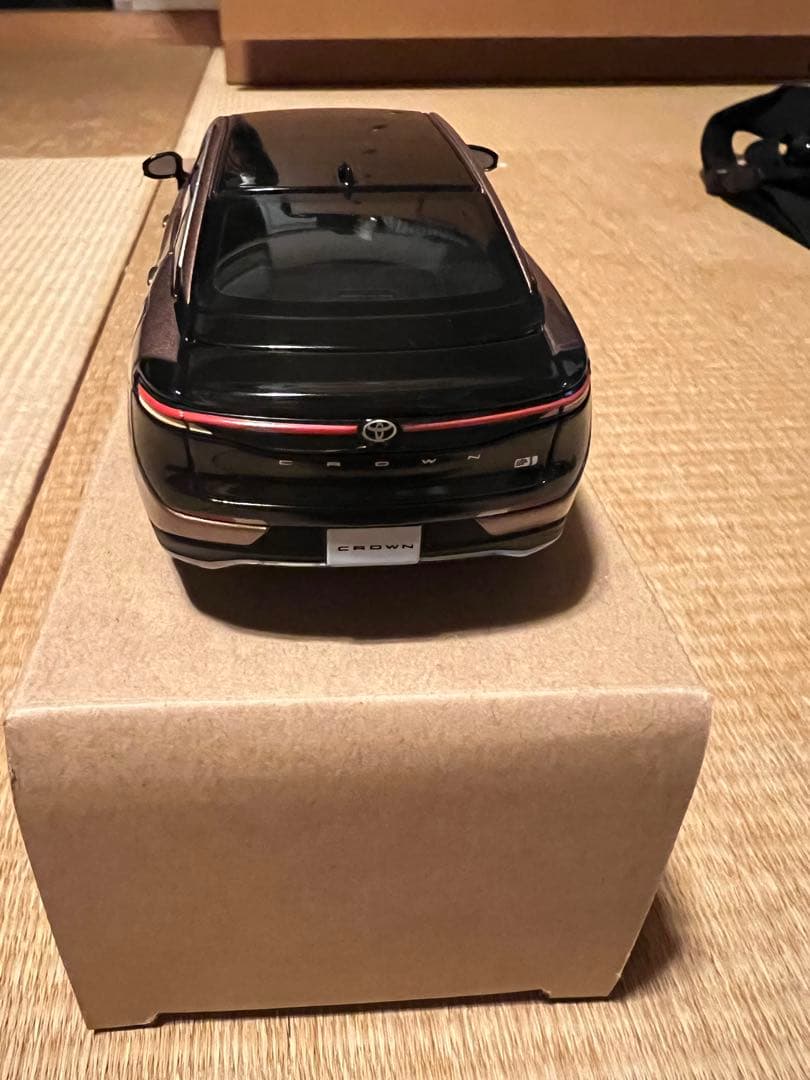 【非売品】トヨタ　CROWN 1/30 ミニカー