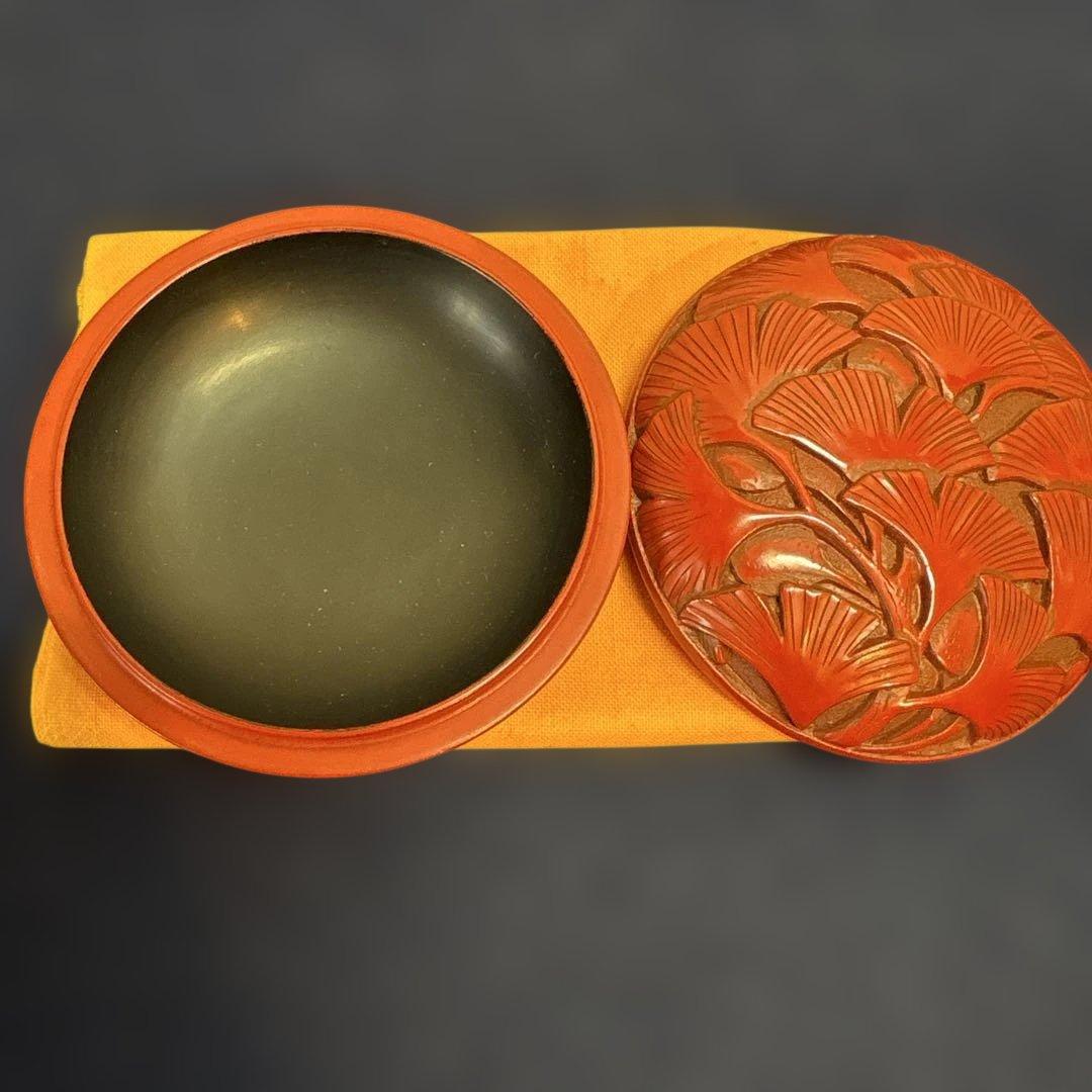 村上堆朱堆黒　銀杏葉香合