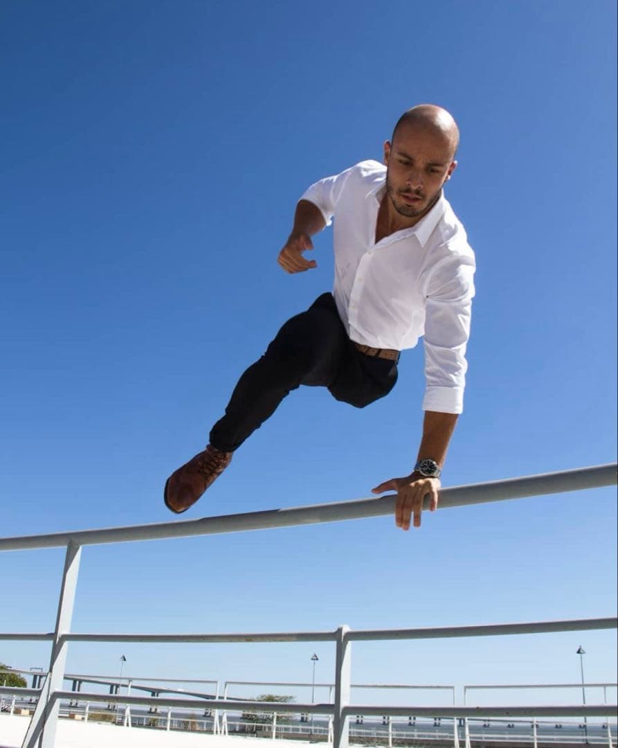 【極美品】CASIO G-SHOCK GST-200　タフソーラー　大人気