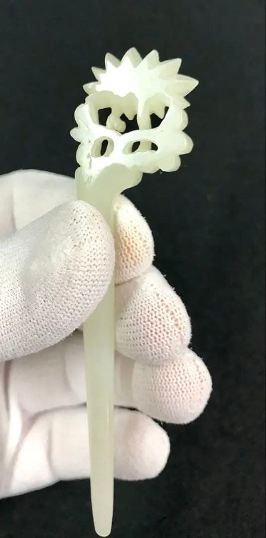 玉飾り物 鏤空彫刻 時代物 細密雕刻 極細工 根付 賞物
