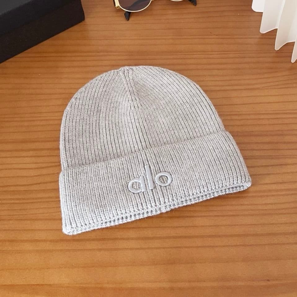 新品【alo】ニット帽 ビーニー グレー 男女兼用 - メルカリ