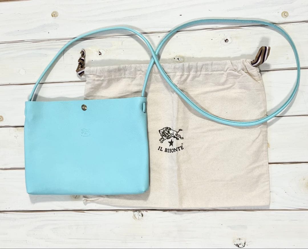 イルビゾンテ 本革クロスボディバック　限定カラー シーウォーター