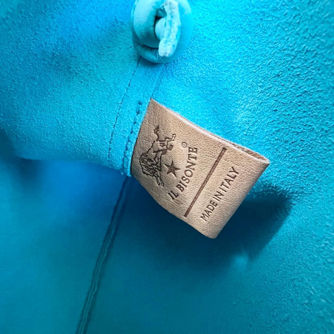 イルビゾンテ 本革クロスボディバック　限定カラー シーウォーター