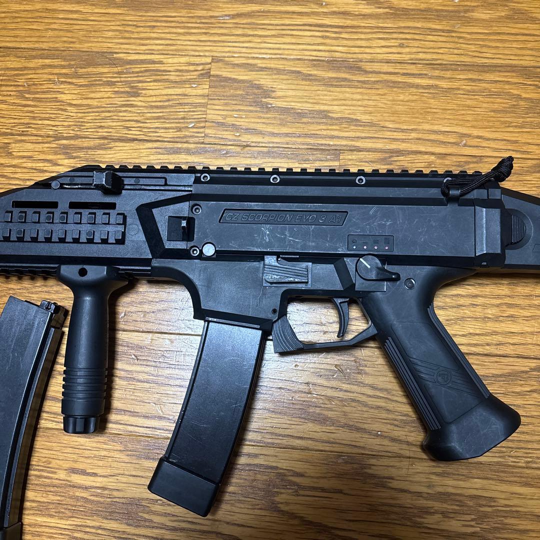 サブマシンガン 電動ガン スコーピオンEVO3マガジン3本付き サブ