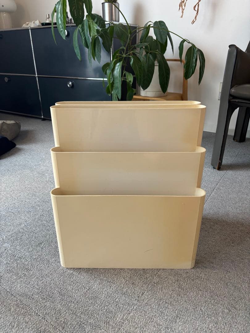 kartell カルテル 4675 ポルタリビステ 6列 3段 マガジンラック