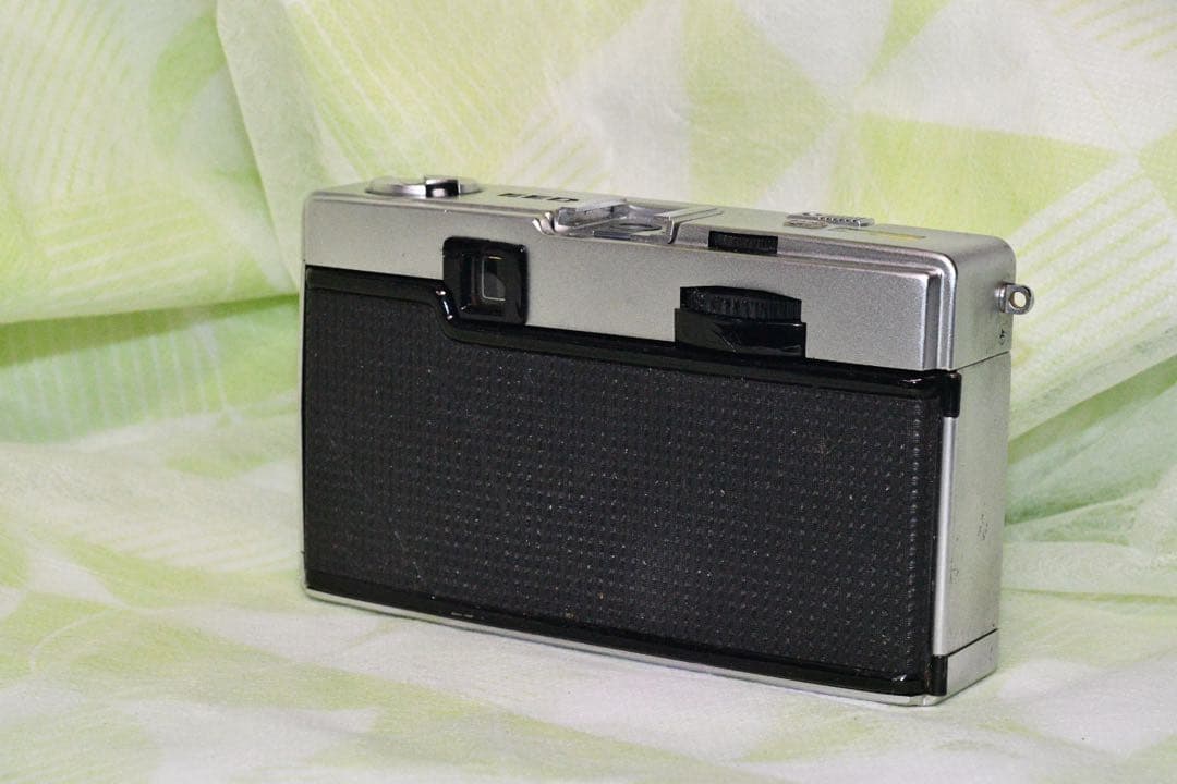 《動作品》OLYMPUS-PEN EED a359