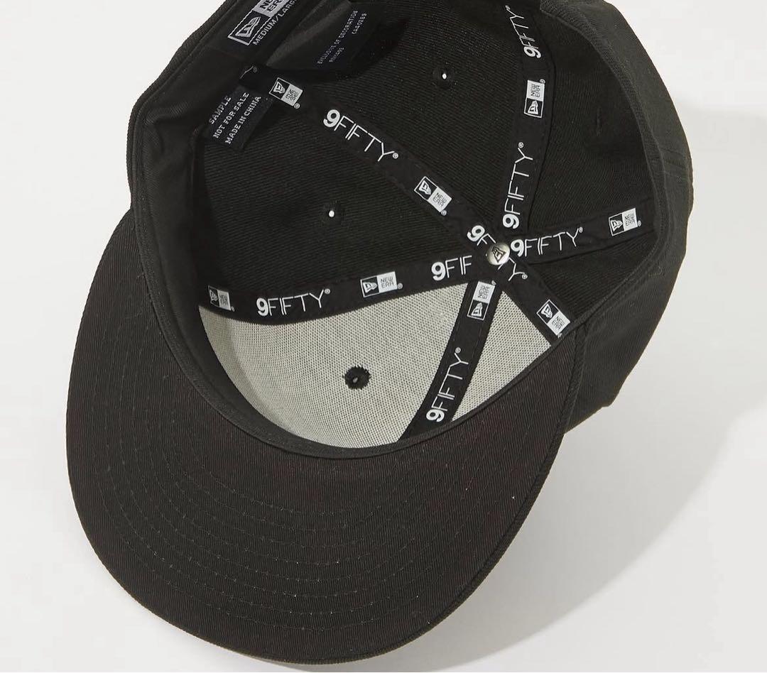 New Era 黒 スナップバックキャップ