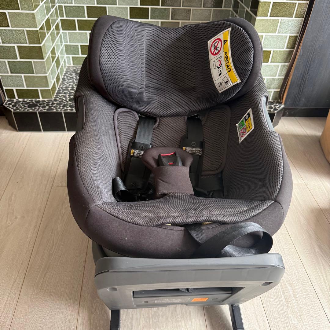 コンビ THE S ベージュ ダークグレー ISOFIX ZC-690