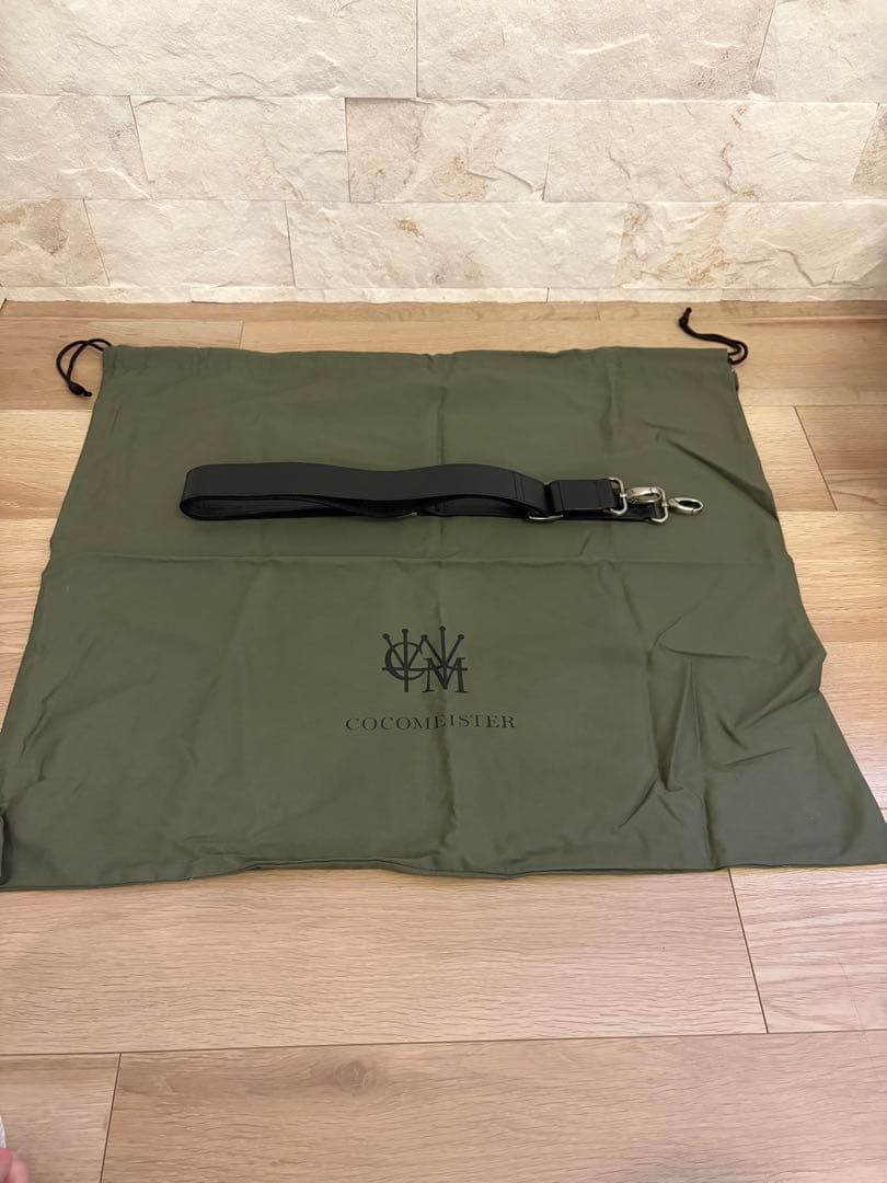 ［超美品］COCOMEISTER ブラックレザー ビジネスバッグ