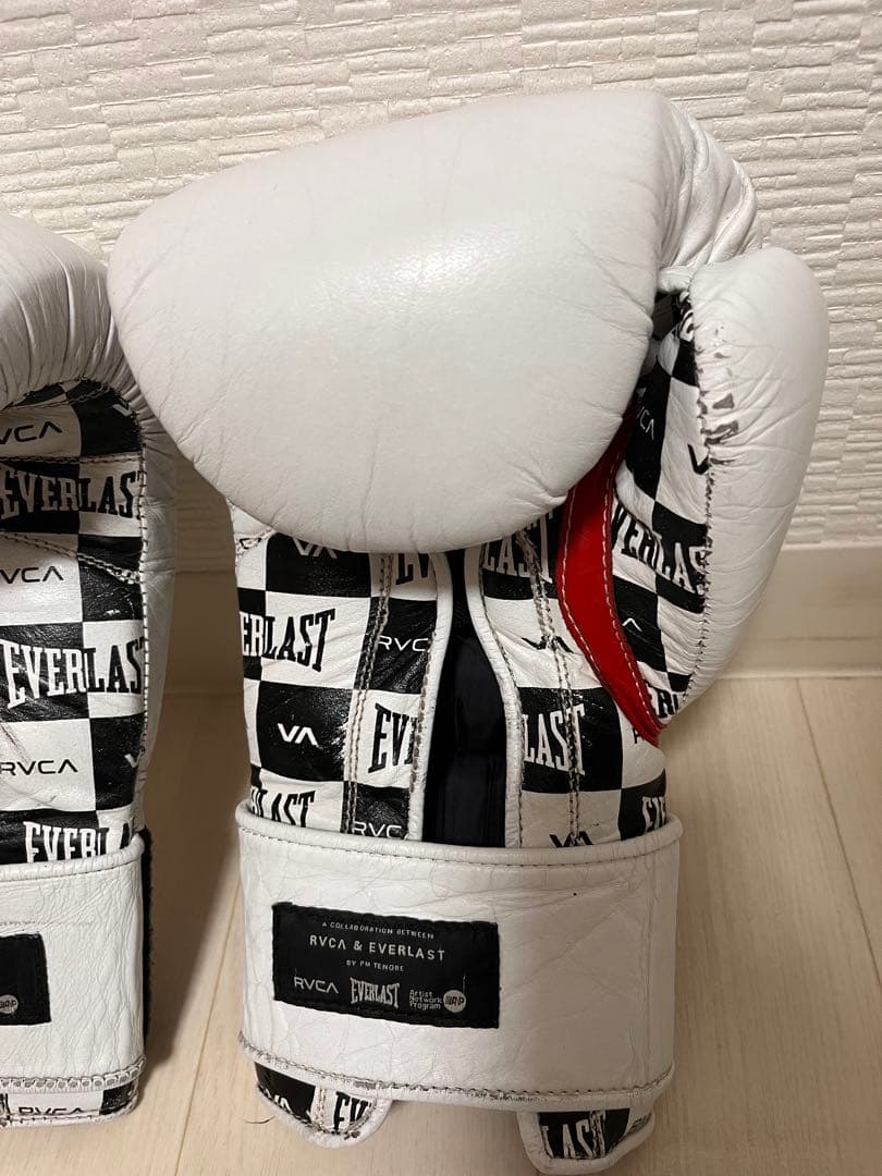 RVCA & EVERLAST 14 oz ボクシンググローブ 中古品 - メルカリ