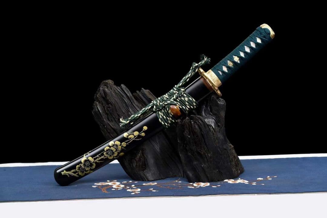 【梅の花】古兵器 刀装具 日本刀　模造刀 居合刀 武士道 鑑賞用 肋差 短刀